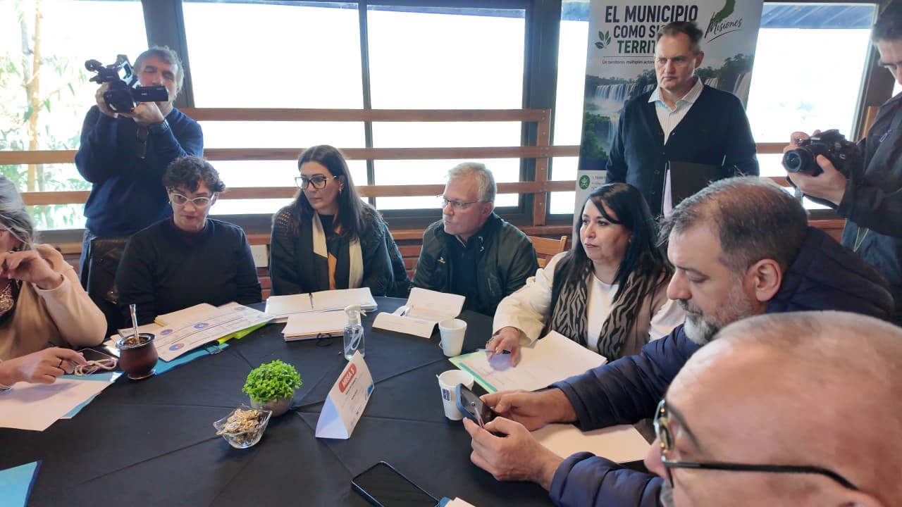 Montecarlo fue sede de una reunión de trabajo entre el Gabinete Provincial y los municipios 2
